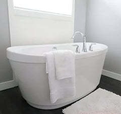 Jdx 100% Cotton White Bath Towel 900 Gsm | Soft Absorbent & Luxuriously Plush Quick-Dry & Durable | Hotel & Spa Quality
