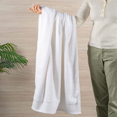 Spread Spain Bath Towels 800 Gsm | Micro Modal Large Size Super Absorbent & Soft Bath Towel (White)
