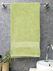 Bombay Dyeing Super Ultrx Zero Twist Plain Dyed Cotton Bath Towel 550 Gsm (Green)