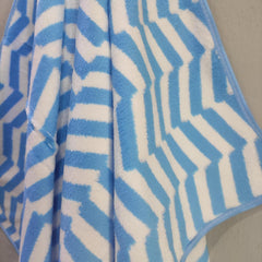 Cotton Bolls Textiles Microfiber Bath Towels 280 Gsm | Soft Coral Fleece Towel With Hook Quick Dry Super Absorbent Bath Towel For Men & Women (Zig-Zag Sky Blue)