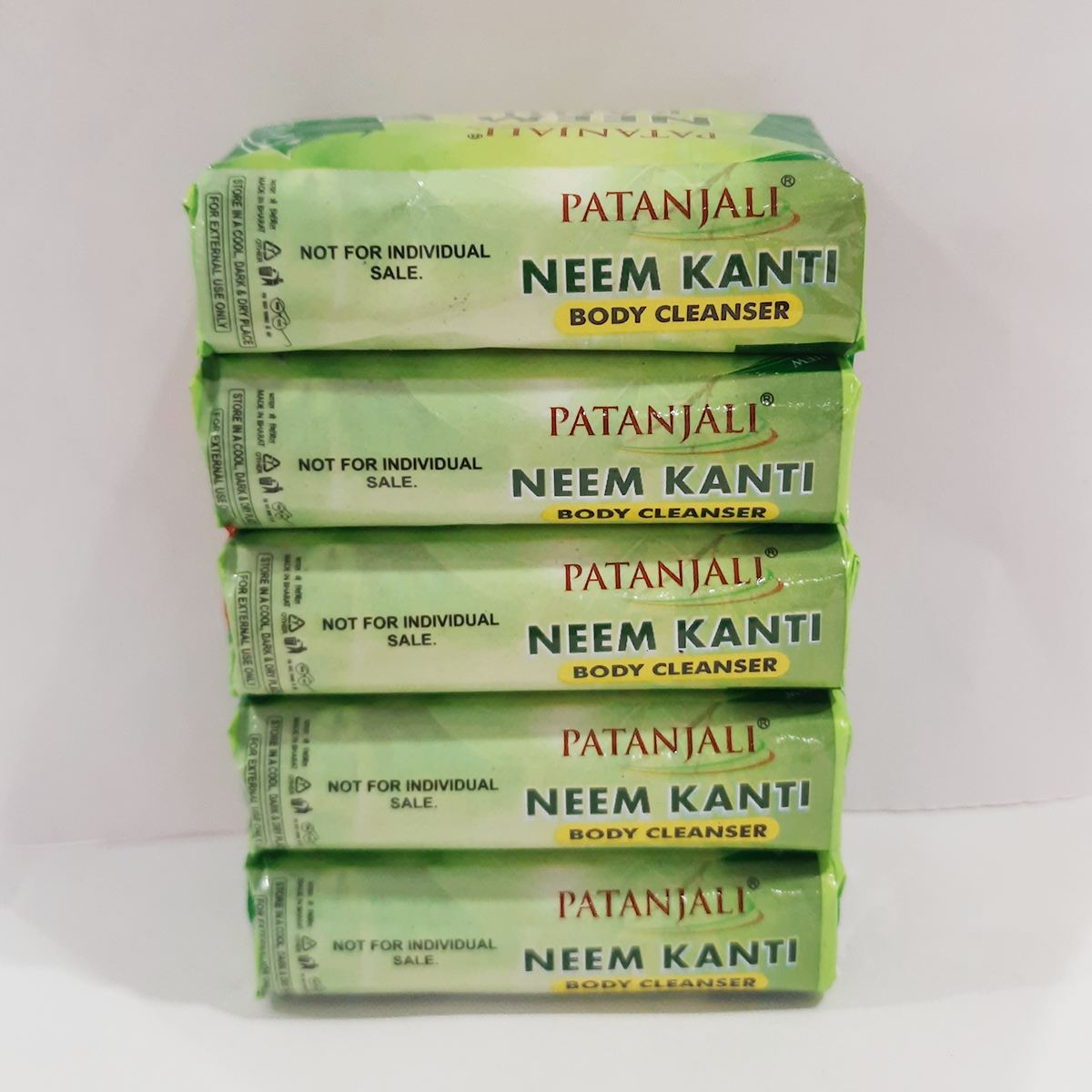 Patanjali Neem Kanti Body Cleanser, With Nourishing & Glorifying The Skin, 300gm