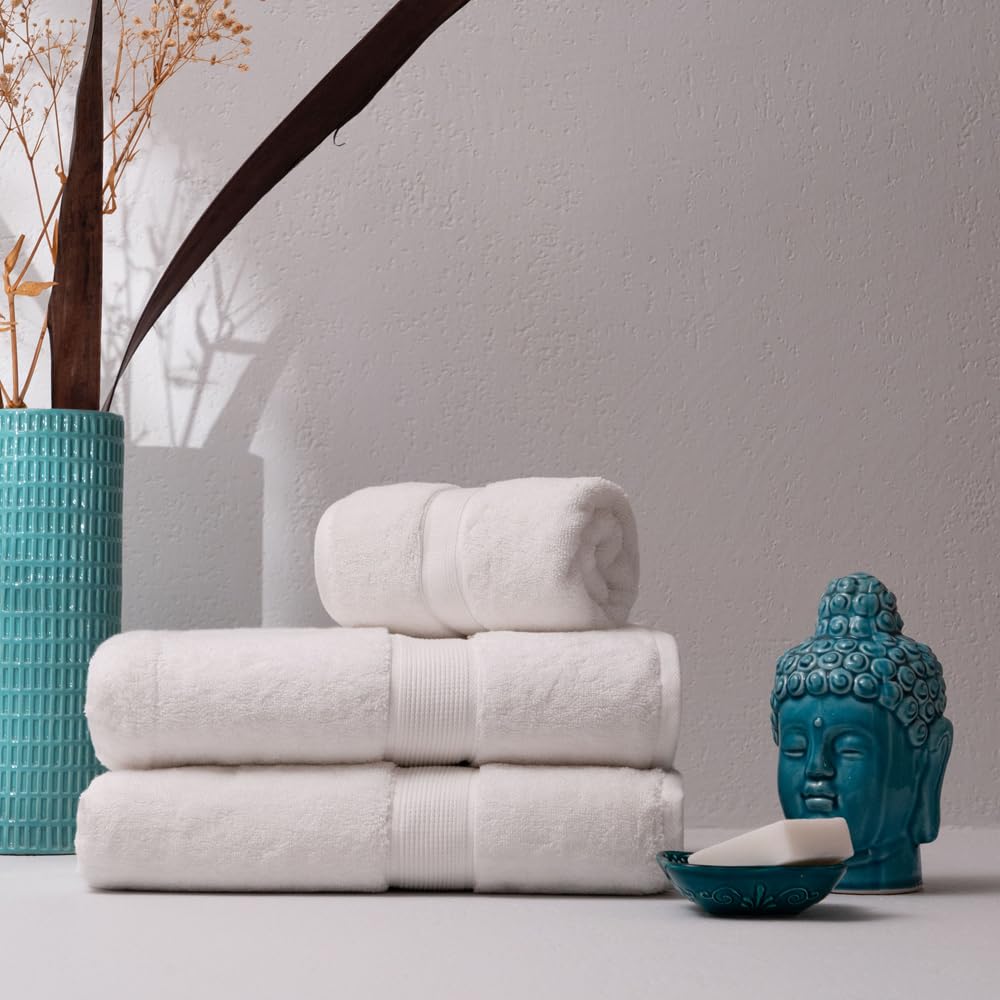 Feather & Spun Lavender Scented Bath Towel 800 Gsm | Fade-Resistant Anti Microbial | Double Needle Stitch | Pure Cotton (Pure Snow)