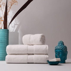 Feather & Spun Lavender Scented Bath Towel 800 Gsm | Fade-Resistant Anti Microbial | Double Needle Stitch | Pure Cotton (Pure Snow)