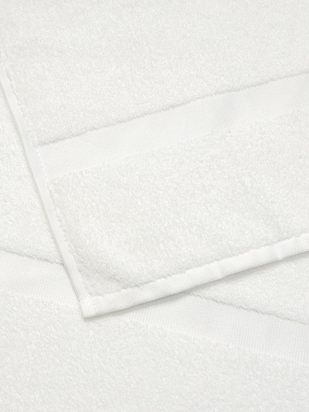 Urban Magic Soft Fabric Polyester Bath Towel 450 Gsm (White)