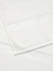 Urban Magic Soft Fabric Polyester Bath Towel 450 Gsm (White)
