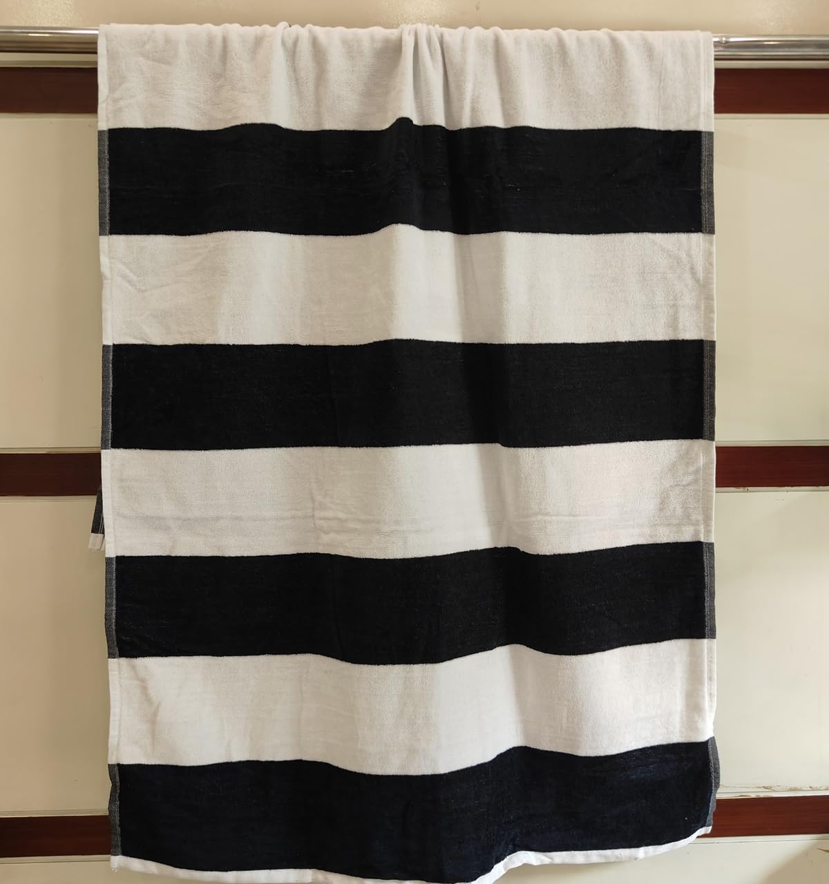 Cotton Bolls Textiles Premium 100% Cotton Bath Towel 450 Gsm | Ultra-Soft & Absorbent Quick Dry Durable Stripe Design Towel (Black)