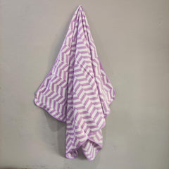 Cotton Bolls Textiles Microfiber Bath Towels 280 Gsm | Soft Coral Fleece Towel With Hook Quick Dry Super Absorbent Bath Towel For Men & Women (Zig-Zag Purple)