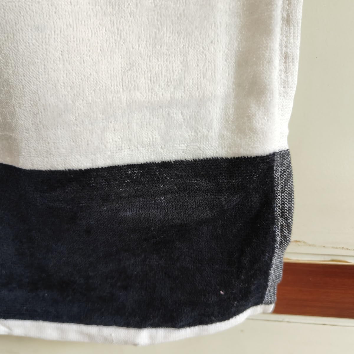 Cotton Bolls Textiles Premium 100% Cotton Bath Towel 450 Gsm | Ultra-Soft & Absorbent Quick Dry Durable Stripe Design Towel (Black)