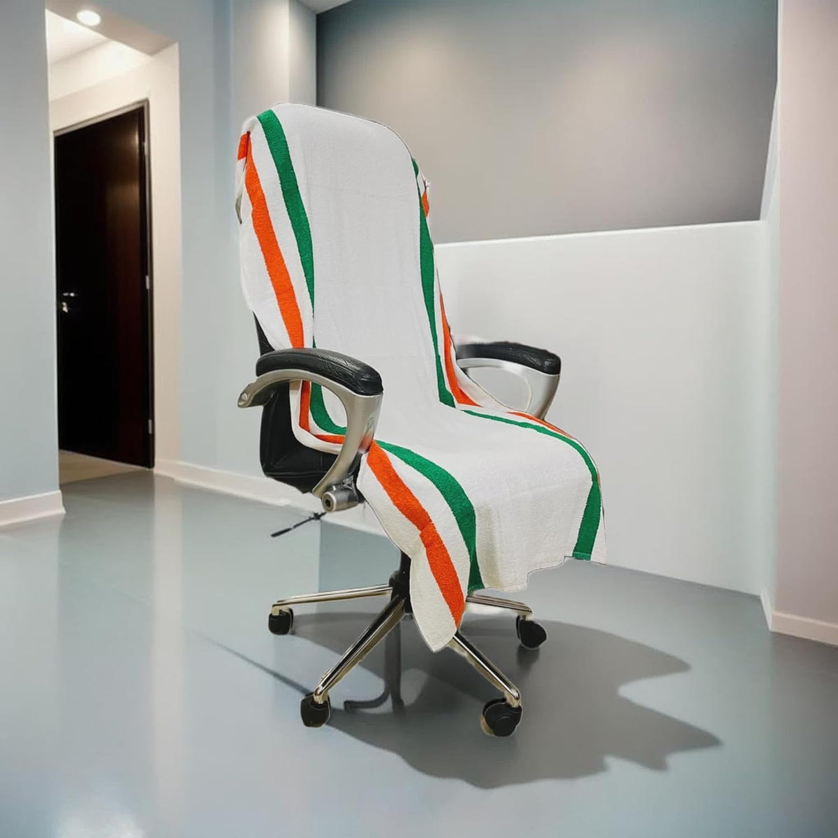 Vvip Home 100% Cotton Luxary Office Chair Towel 550 Gsm (Tiranga)