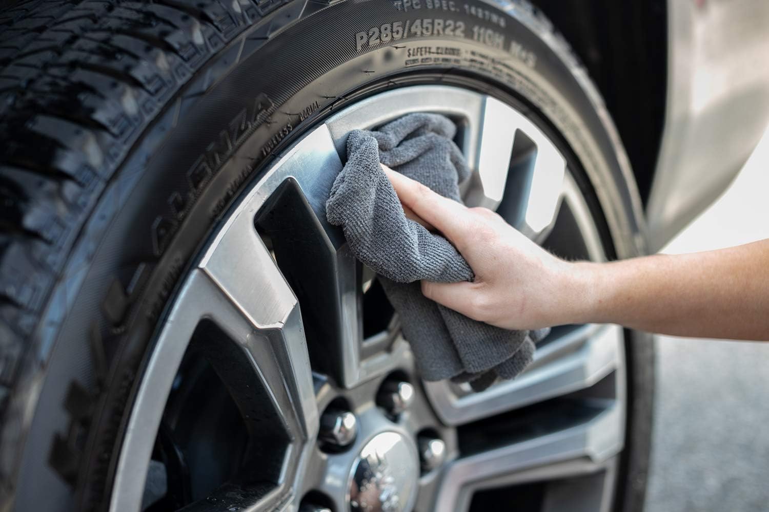 Auto Hub Microfiber Cloth 600 Gsm | Ultra Soft- Edgless & Dual Sided Microfiber Cloth Lint & Streakfree Car Cleaning Cloth - Grey (Pack Of 4)