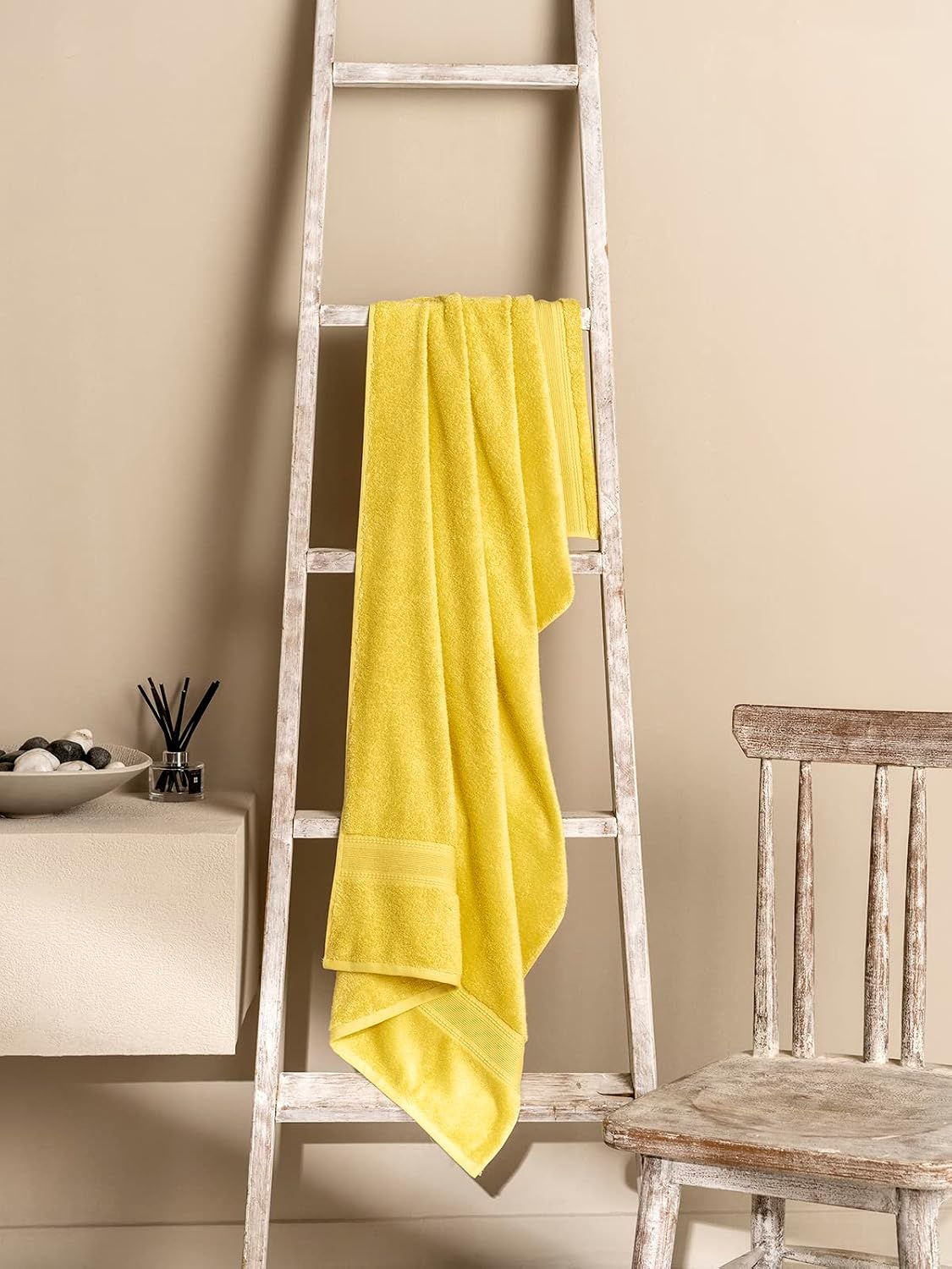 Ddecor Live Beautiful Ecofriendly Solid Cotton Bamboo Bath Towel 650 Gsm (Yellow)