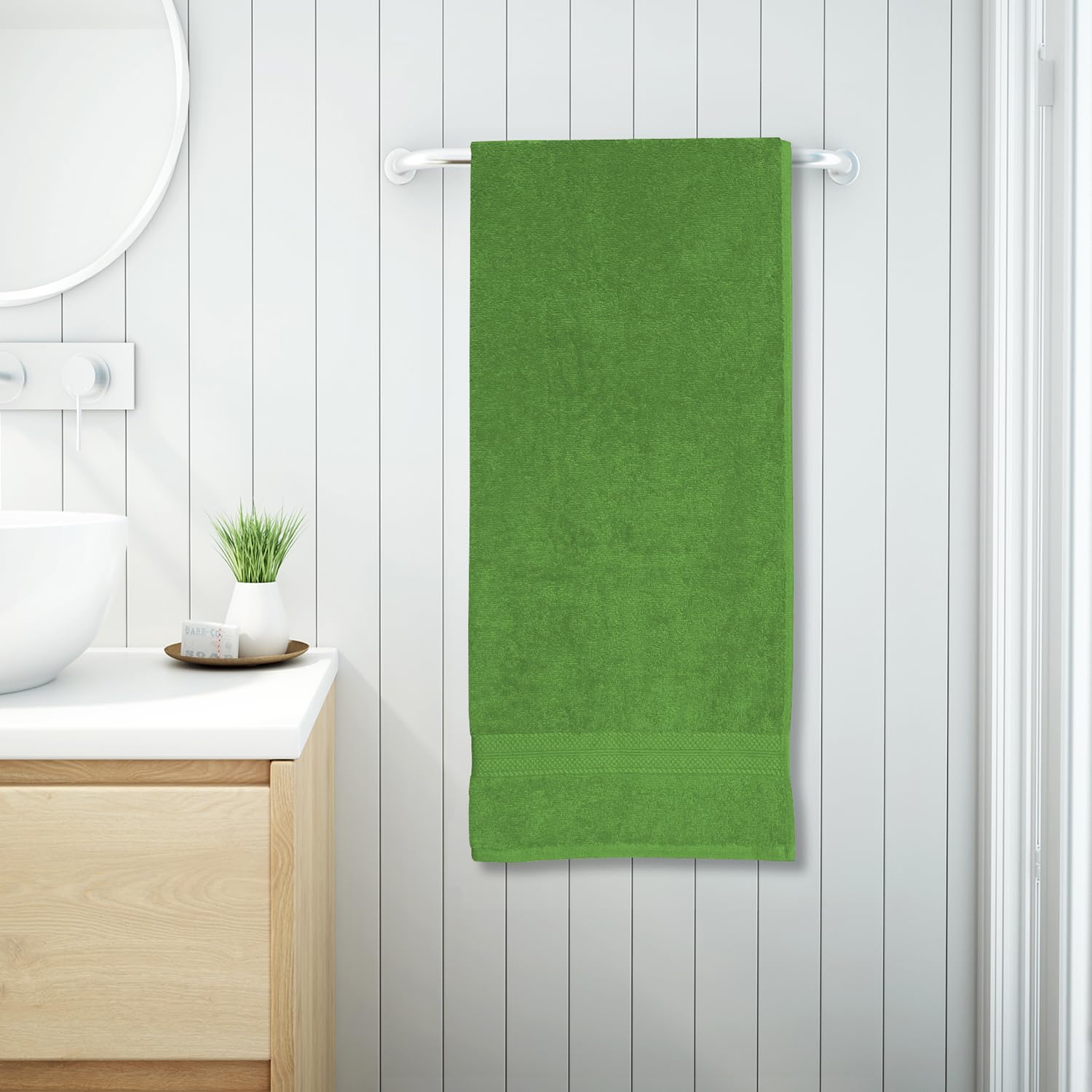 Spaces 100% Cotton Large 450 Gsm Dobby Solid Bath Towel (Green)