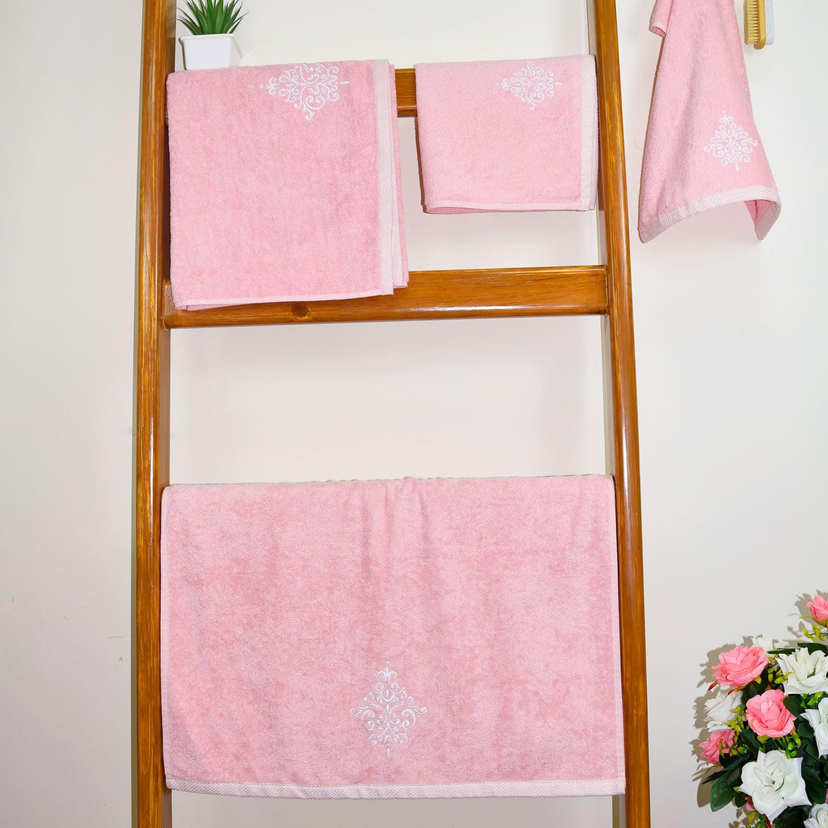 Rangoli 100% Bamboo 2 Bath & 2 Hand Towels 850 Gsm | Large Size Ultra Soft, Quick-Absorbent & Eco-Friendly Towels - Peach