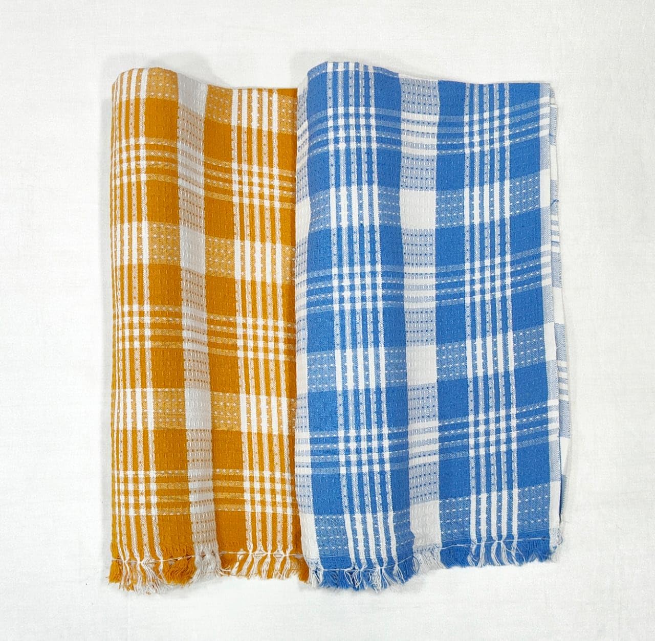 Bombay Dyeing Rimzim 100% Cotton Printed Soft & Slick Quick Drying Bath Towels 500 Gsm (Orange & Blue) - 2 Pcs