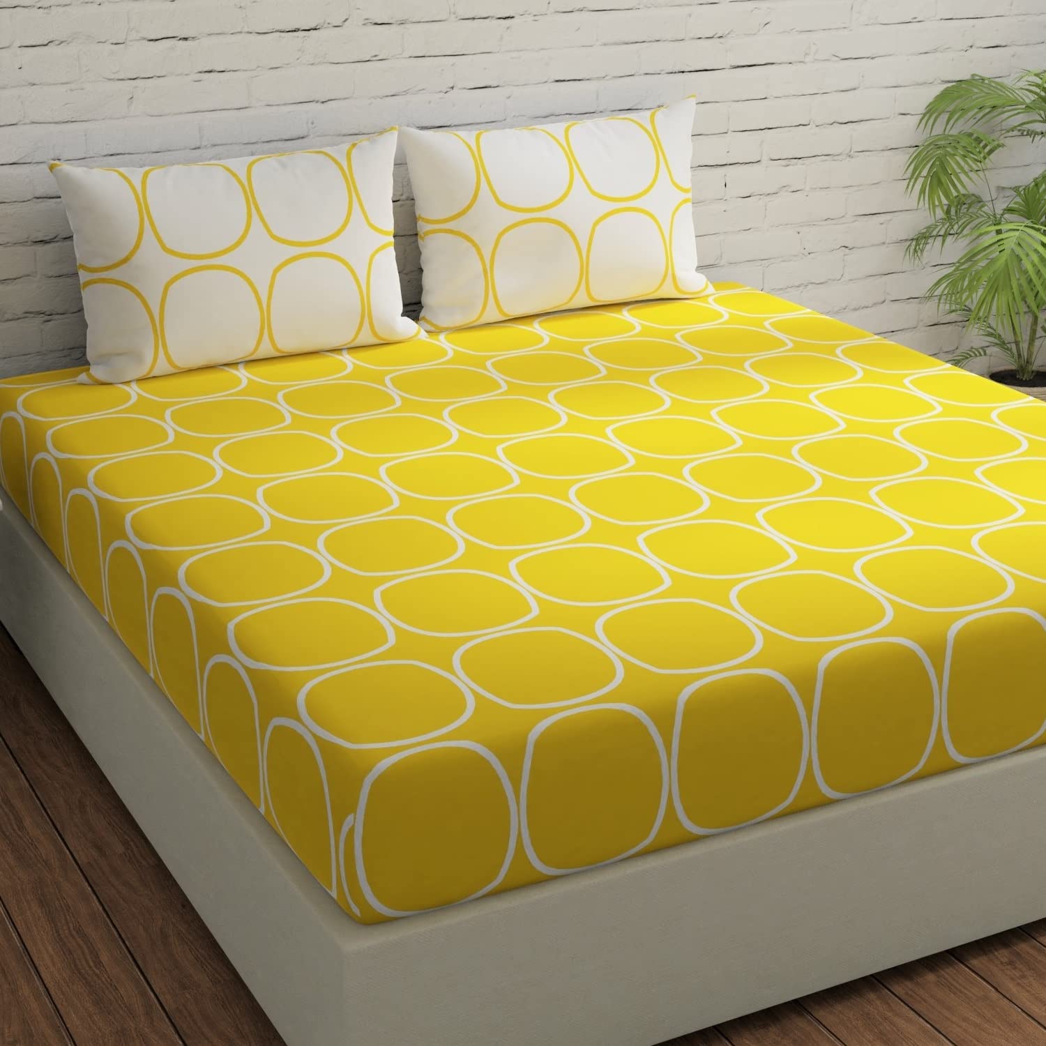 King Size Bedsheet For Double Bed With 2 Pillow Cover - 72 X 78 Inches, Yellow & White | Perfect For Lifestyles & Everyday Use | 144 Thread Count