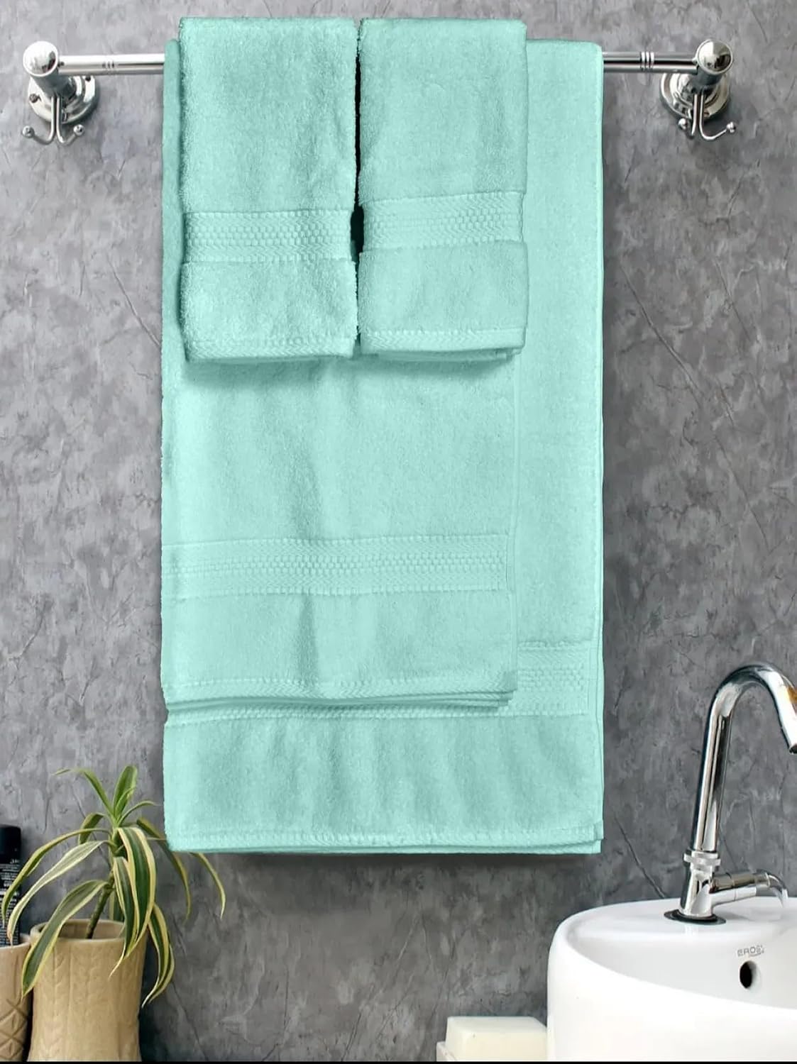 Bombay Dyeing Tulip Luxurious Towel 1 Bath, 2 Hand & 1 Medium Towel 1500 Gsm | Ultra-Soft Absorbent & Quick-Drying Towel (Green) - 4 Pcs