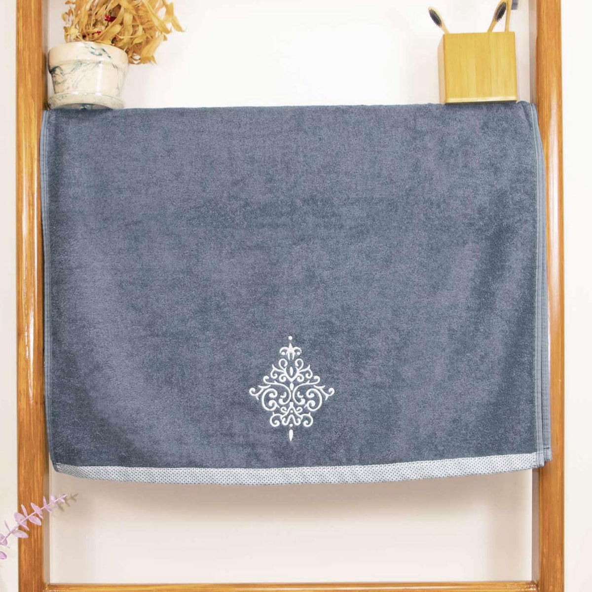 Rangoli 100% Bamboo Bath Towels 500 Gsm | Large Size Ultra Soft, Quick-Absorbent & Eco-Friendly Bath Towels - Dark Grey