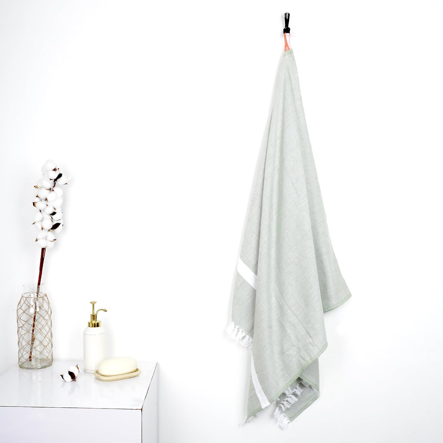 Thirsty Towel Cotton Cambric Solid Bath Towel 200 Gsm | Lightweight High Absorbent | Easy Maintenance (Forest Green)