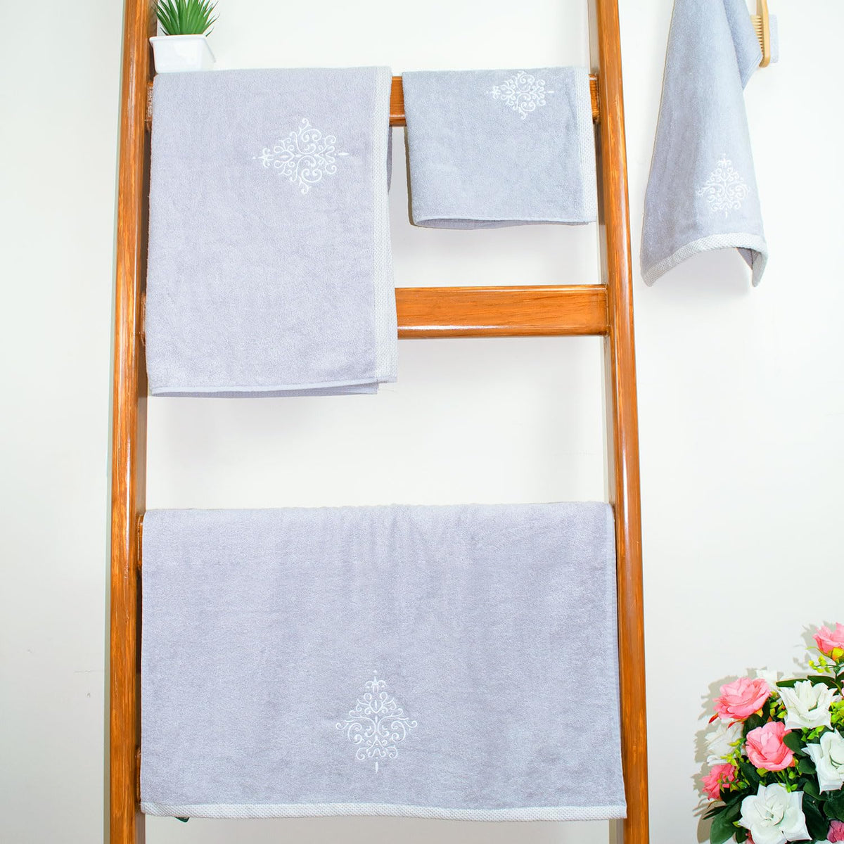 Rangoli 100% Bamboo 2 Bath & 2 Hand Towels 850 Gsm | Large Size Ultra Soft, Quick-Absorbent & Eco-Friendly Towels - Grey