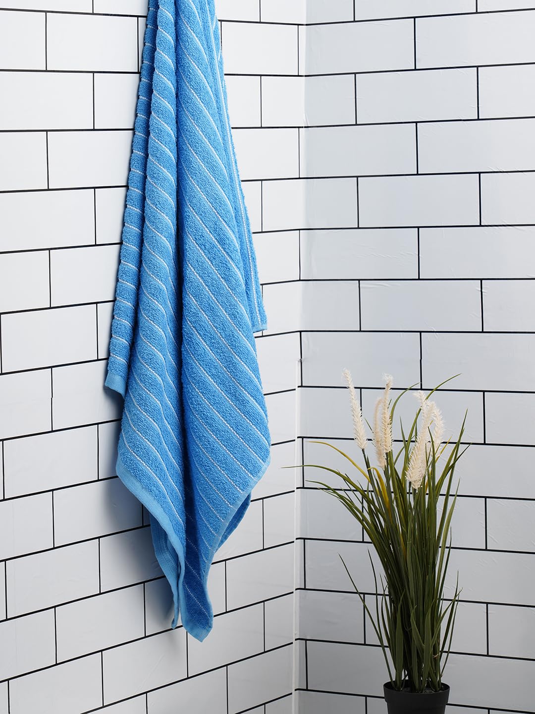 Welspun 100% Cotton Large 250 Gsm Dobby Solid 2-In-1 Bath Towel (Royal Blue)
