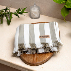 Debaans 100% Bamboo Large Bath Towel 400 Gsm | Buttery Soft, Ultra-Absorbent, Lightweight, Anti-Microbial, Hypoallergenic, Quick Dry Bath Towel (Olive Stripe)