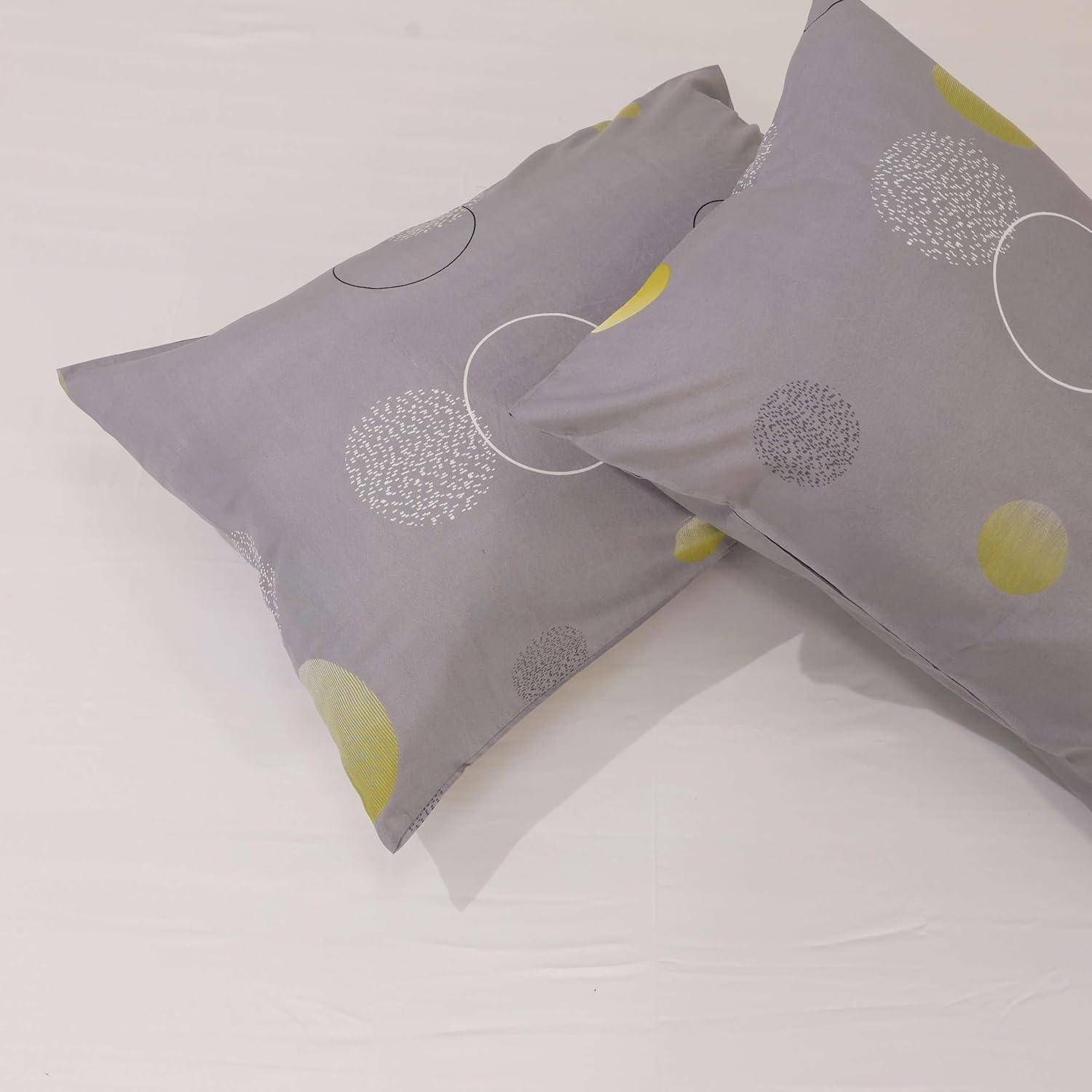 Printed Double Bed Bedsheet Set Includes 2 Pillow Covers - 90 X 100 Inches, Grey | Modern & Stylish Circle Print Bedsheet