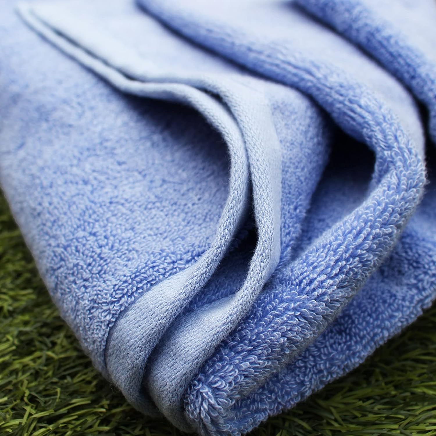 Heelium Bamboo Bath Towel 600 Gsm | Ultra Absorbent | 3x Softer Than Cotton Towels (Iris)