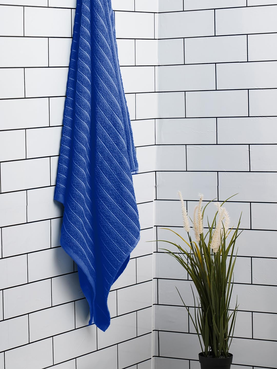 Welspun 100% Cotton Large 250 Gsm Dobby Solid 2-In-1 Bath Towel (Navy Blue)