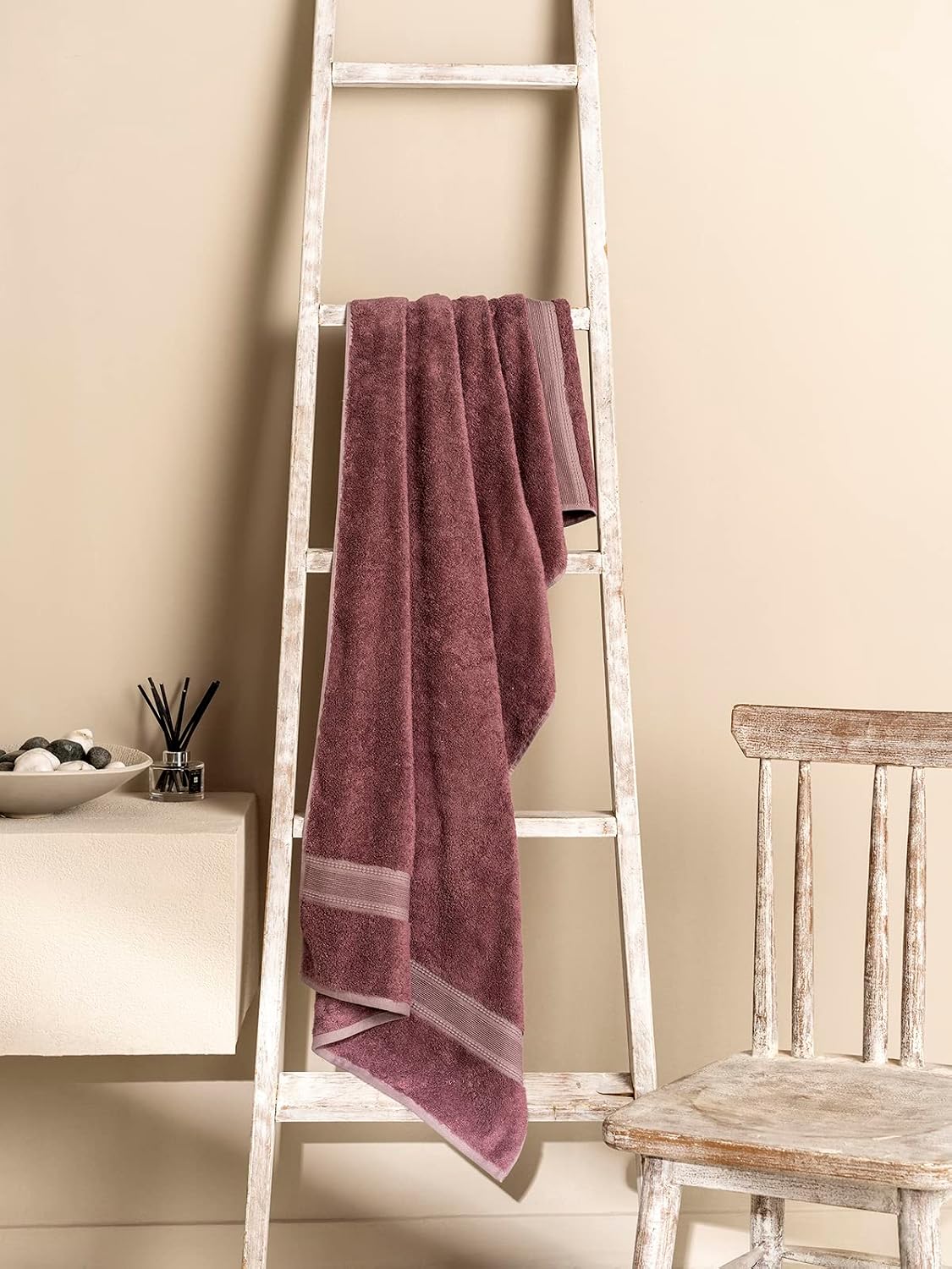 Ddecor Live Beautiful Ecofriendly Solid Cotton Bamboo Bath Towel 650 Gsm (Magenta)