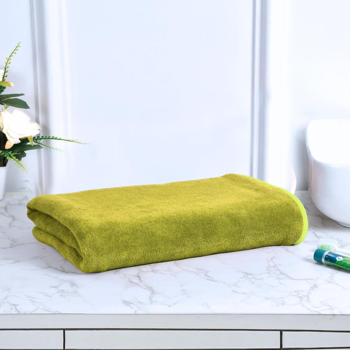 Black Gold The Finer Touch Premium Microfiber Bath Towel 400 Gsm | Ultra Soft & Absorbent Quick Dry Towel Lightweight Microfiber Bath Towel (Green) - Pack Of 1