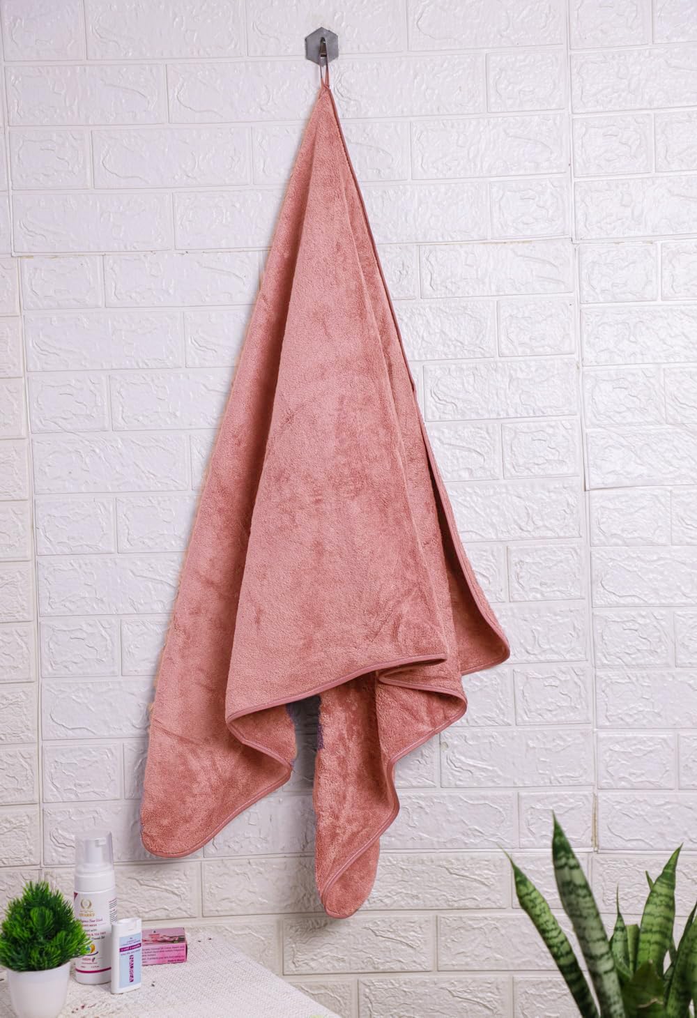 Midastra Microfiber Bath Towel 500 Gsm | Quick Drying, Lint-Free & Long Lasting | Perfect for Home, Gym & Travel Bath Towel (Peach)