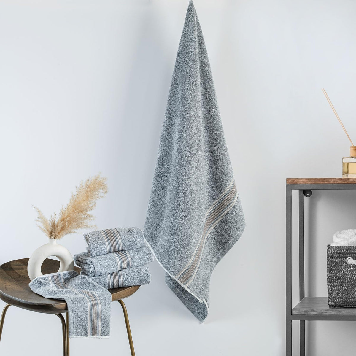Spread Spain Water & Soil Bath Towel 550 Gsm | Luxurious Blend Of Cotton & Bamboo Fiber Bath Towel Ultra-Absorbent, Quick-Drying & Skin-Friendly (Denim)
