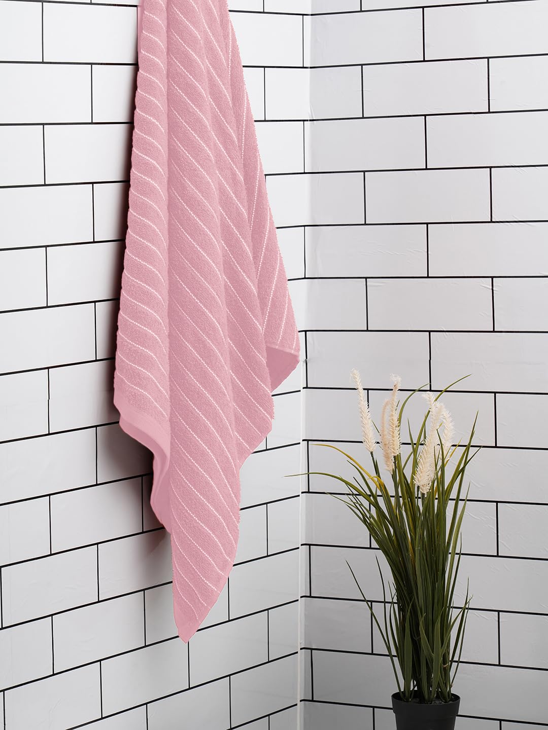 Welspun 100% Cotton Large 250 Gsm Dobby Solid 2-In-1 Bath Towel (Parfait Pink)