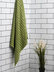 Welspun 100% Cotton Large 250 Gsm Dobby Solid 2-In-1 Bath Towel (Apple Green)