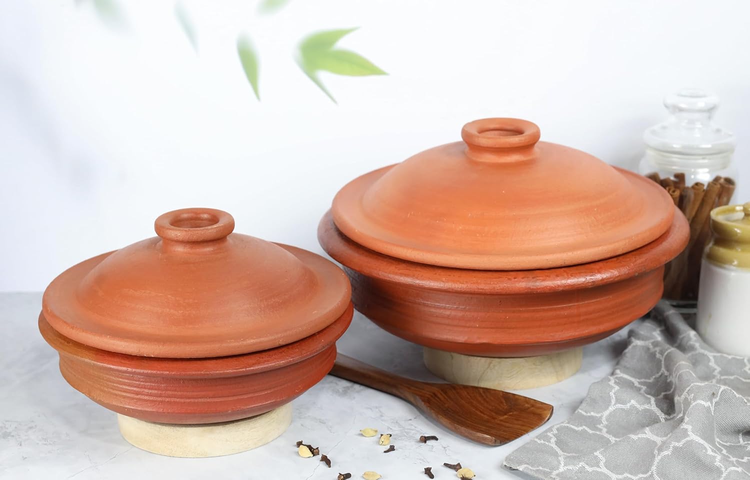 Deep Burned Uncoated Clay Pot Or Mitti Handi With Lid Combo + 2 Wooden Spatulas Complimentary Pack Of 2 - Red, 2+3 Liters | Pre-Seasoned Mud Pot - Unglazed, Double Fired, Hand Crafted