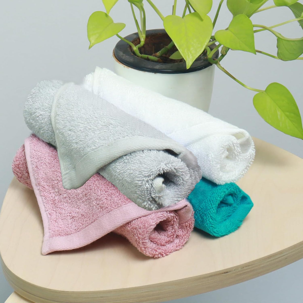Heelium Bamboo Face Towel 800 Gsm | Ultra Absorbent & Odour-Free 3x Softer Than Cotton Towels | Pack Of 4 -Light Grey, White, Iris & Peach