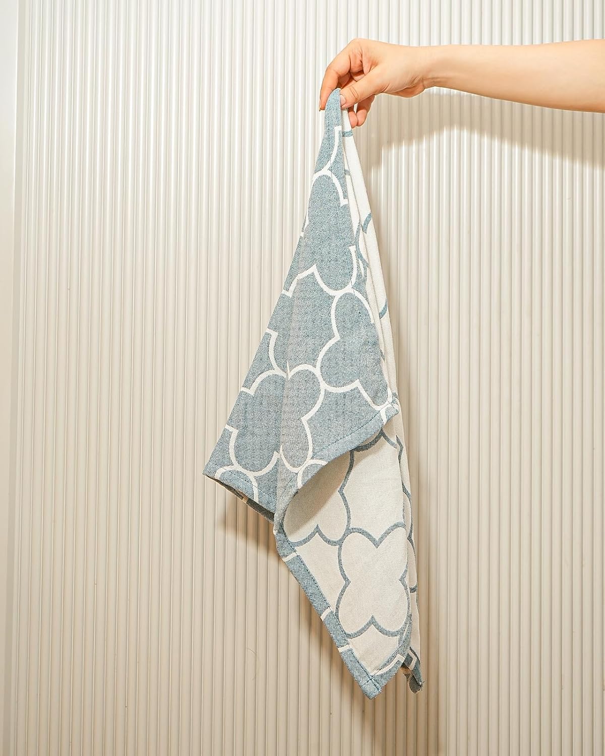 Debaans Bamboo Hand Towels 400 Gsm | Ultra Soft, Quick Dry, Antibacterial | Multiple Colors & Designs (Quatrefoil Ocean) - Set Of 2