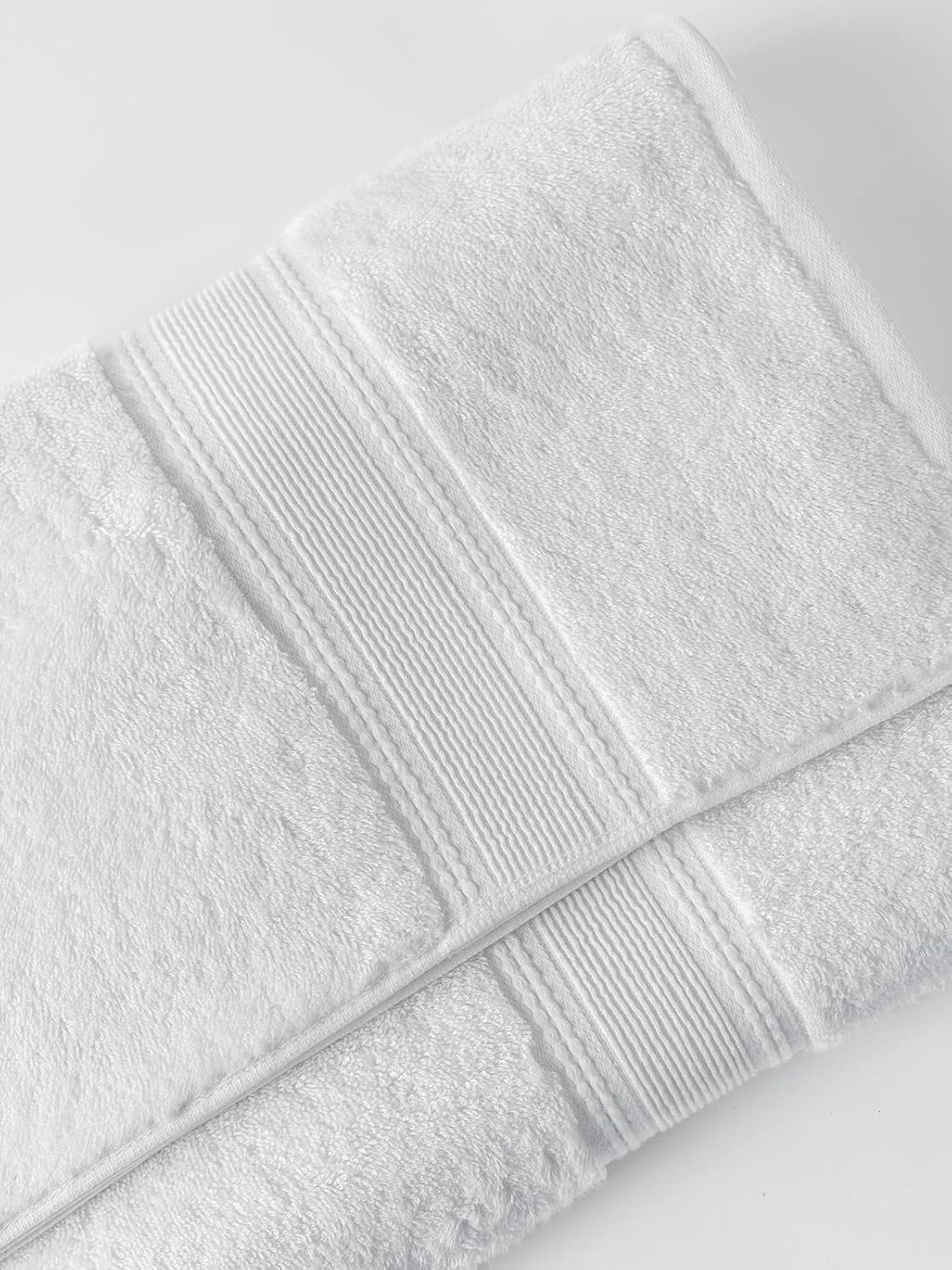 Ddecor Live Beautiful Ecofriendly Solid Cotton Bamboo Bath Towel 650 Gsm (White)
