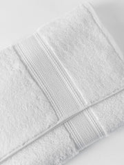 Ddecor Live Beautiful Ecofriendly Solid Cotton Bamboo Bath Towel 650 Gsm (White)