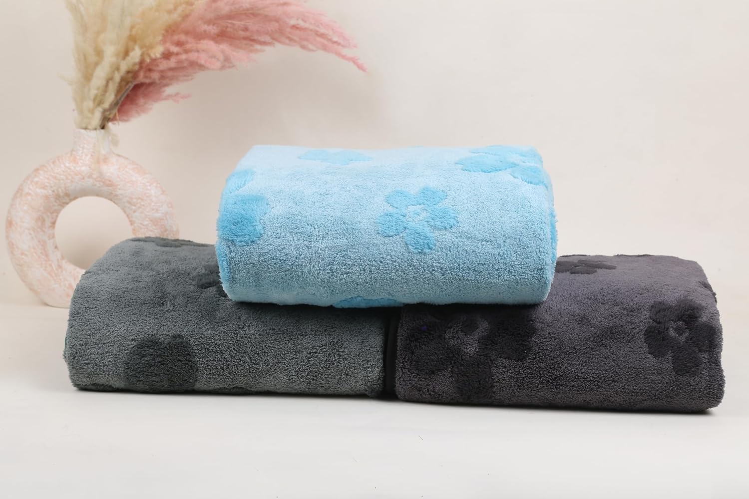 Hanker Ultra Luxury Large Size Plush Bath Towel 1500 Gsm | Blossom Super, Very Soft On Skin, Luxurious Fabric, Pure Polyamide Bath Towel (Black, Blue & Green) - 3 Pcs