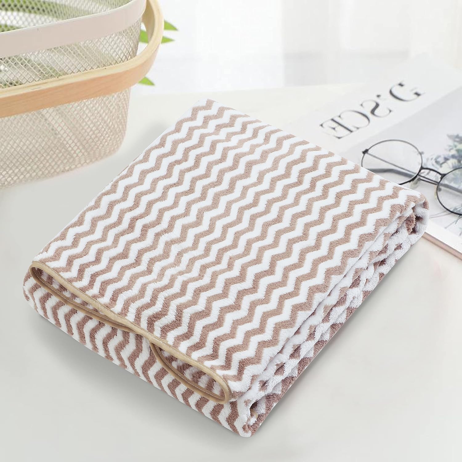 Spread Spain Microfiber Hand Towels 400 Gsm | Coral Extra Soft Plush & High Absorbent Towel For Gym & Workout - Pack Of 2 (Brown)