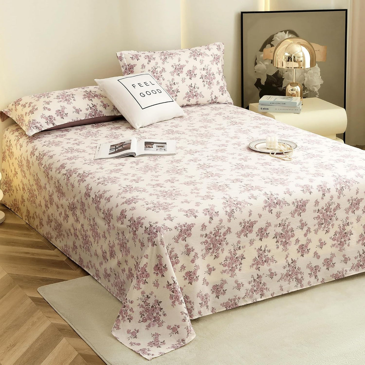 1 King Size Bedsheet With 2 Pillow Covers | 98 X 108 Inches, Light Purple & White | Perfect Gifts Wedding Anniversaries, Ceremonies & Special Festivals