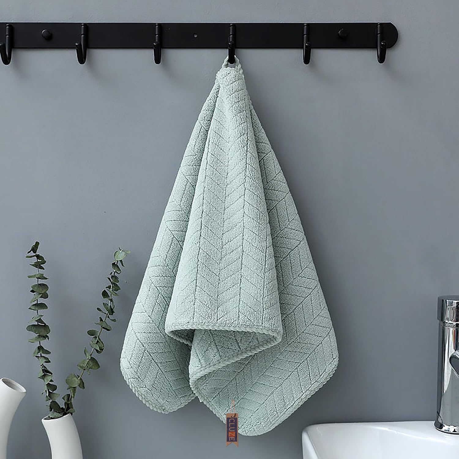 Cluze Microfiber Antibacterial Medium Size Hand Towel 800 Gsm With Hanging Loop Super Soft & Absorbent Multipurpose Towels - Set Of 4