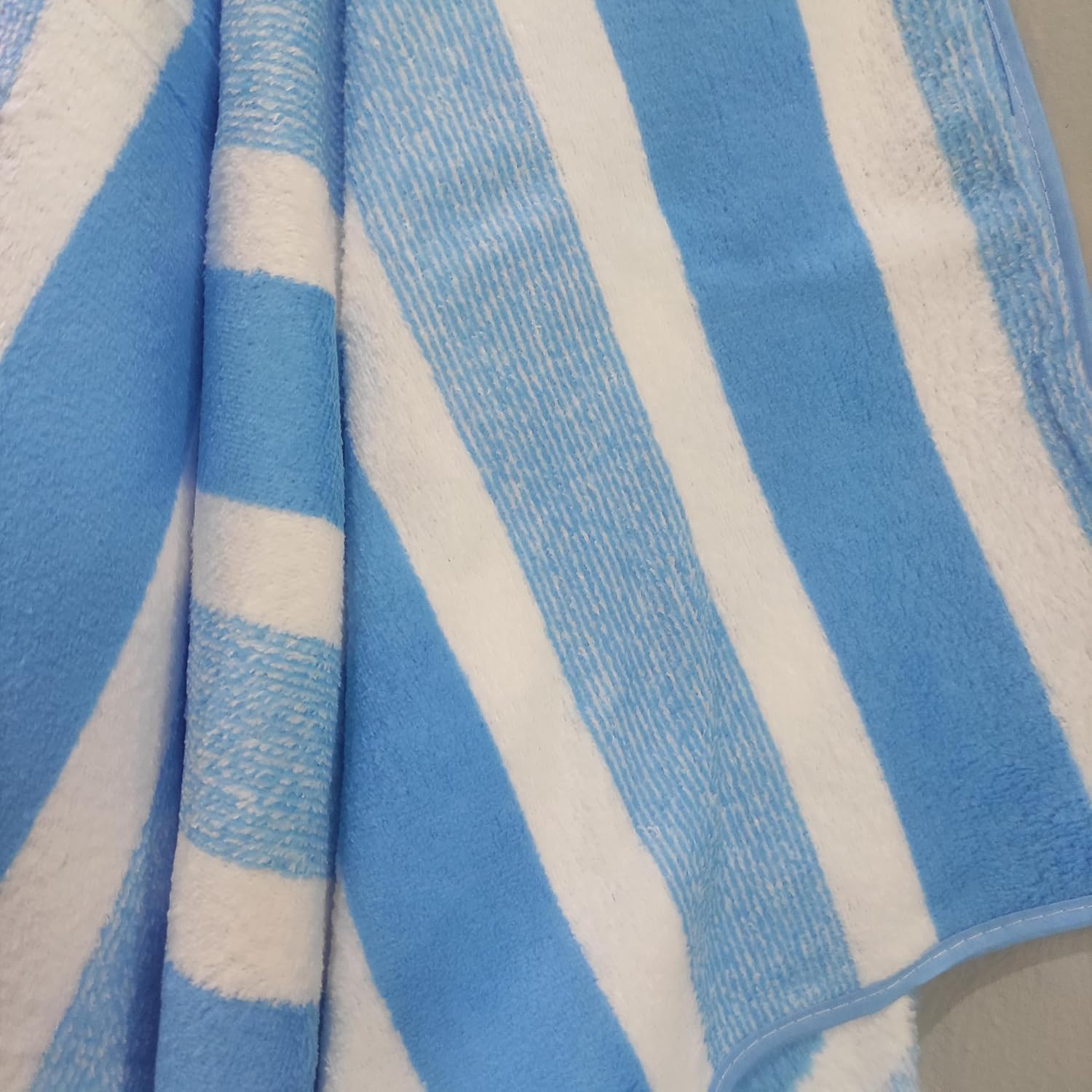 Cotton Bolls Textiles Microfiber Bath Towels | Soft Coral Fleece Towel With Hook Quick Dry Super Absorbent Bath Towel For Men & Women (Joy Blue)