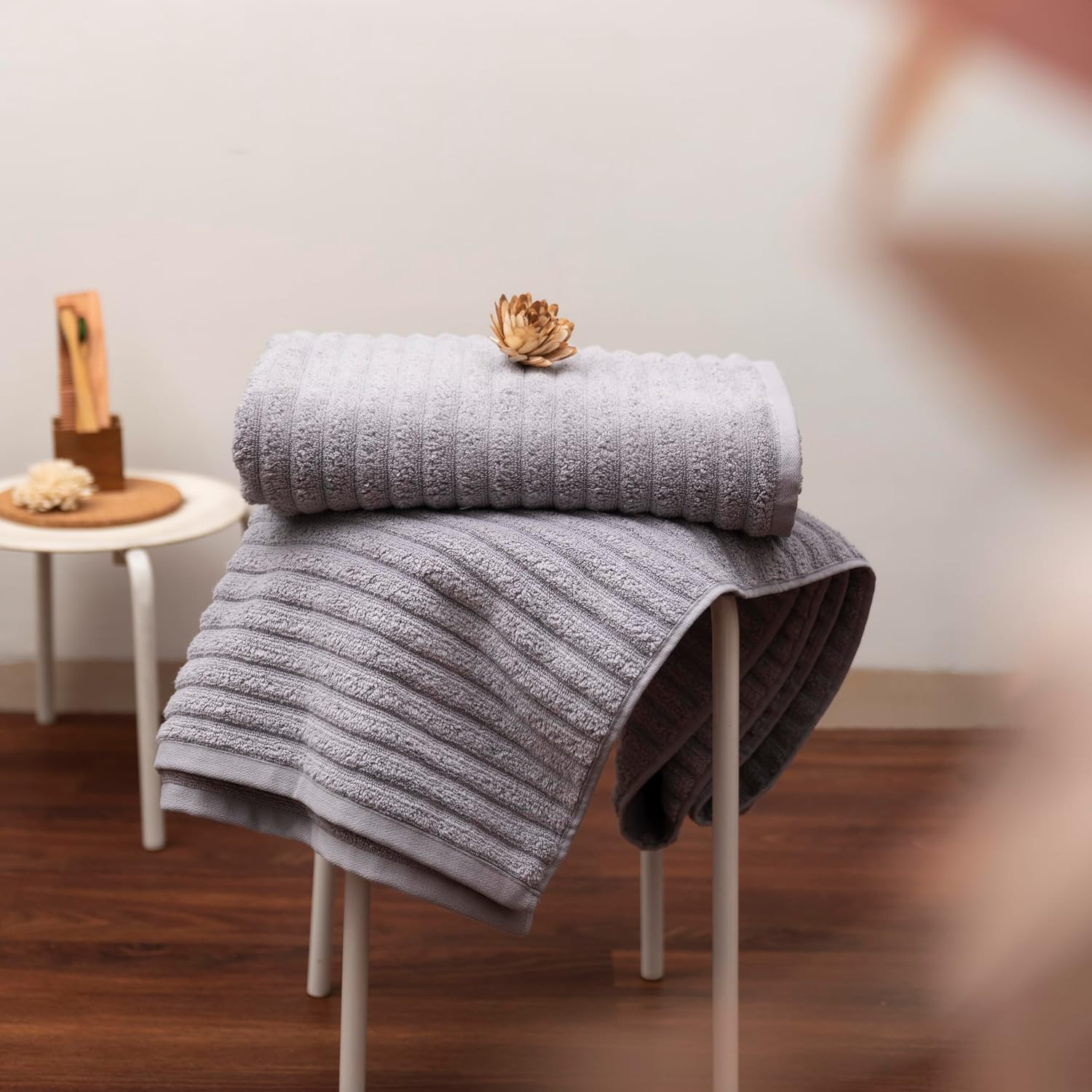 Vilasiya 100% Cotton Elace Ribbed Style Bath Towel 600 Gsm | Zero Twist Yarn Luxurious Soft, Extra Absorbent & Plushy (Light Grey)