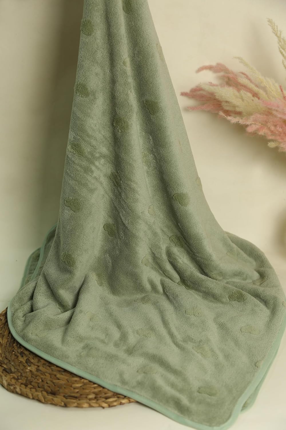 Hanker Ultra Luxury Large Size Plush Bath Towel 500 Gsm | Hearts Pattern Super, Very Soft On Skin, Luxurious Fabric, Pure Polyamide Bath Towel (Green)