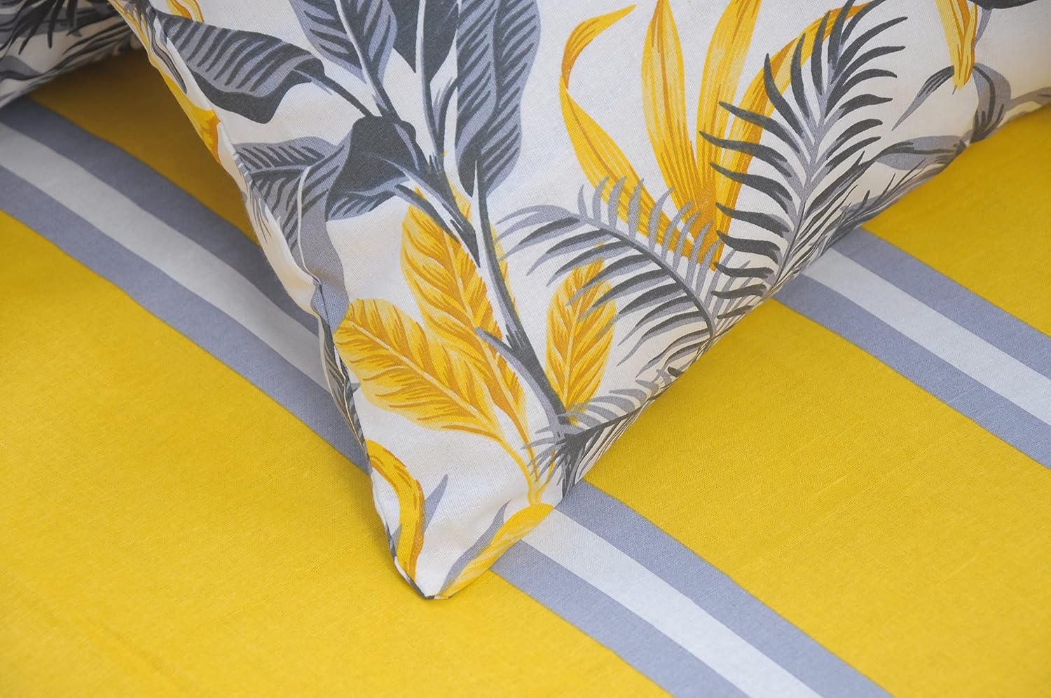 Single Bedsheets With 1 Pillow Cover - 55 X 88 Inches, Stripes & Flamingos Yellow & Grey | Soft & Breathable Fabric | Comfortable For Daily Use