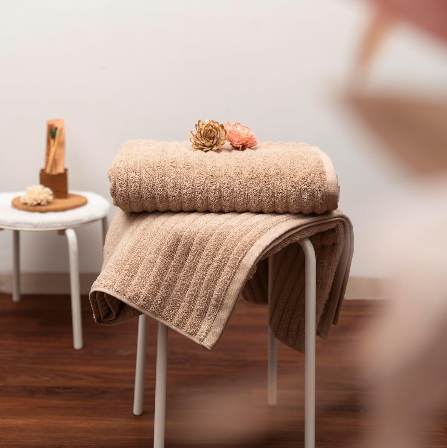 Vilasiya 100% Cotton Elace Ribbed Style Bath Towel 600 Gsm | Zero Twist Yarn Luxurious Soft, Extra Absorbent & Plushy (Beige)