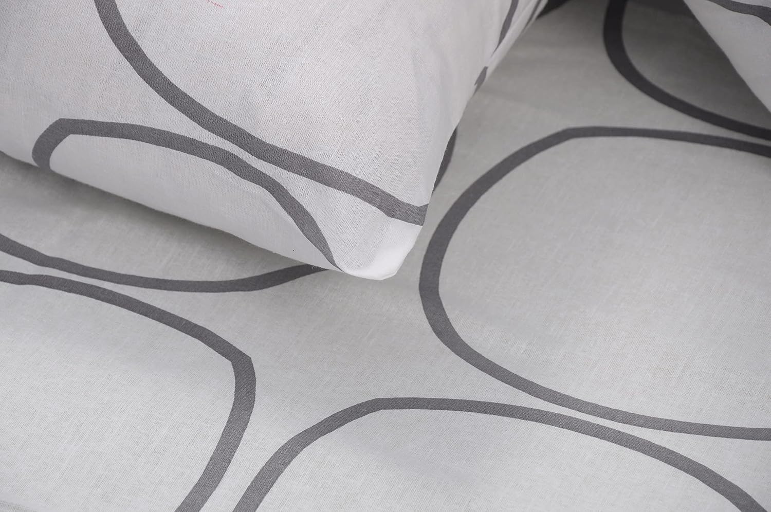 Single Bed Sheet Size - 55 X 88 Inches With 1 Pillow Covers, White (Grey Circles) | Wash Dark Colors Separately | Lightweight, Soft, & Comfortable Bedsheet