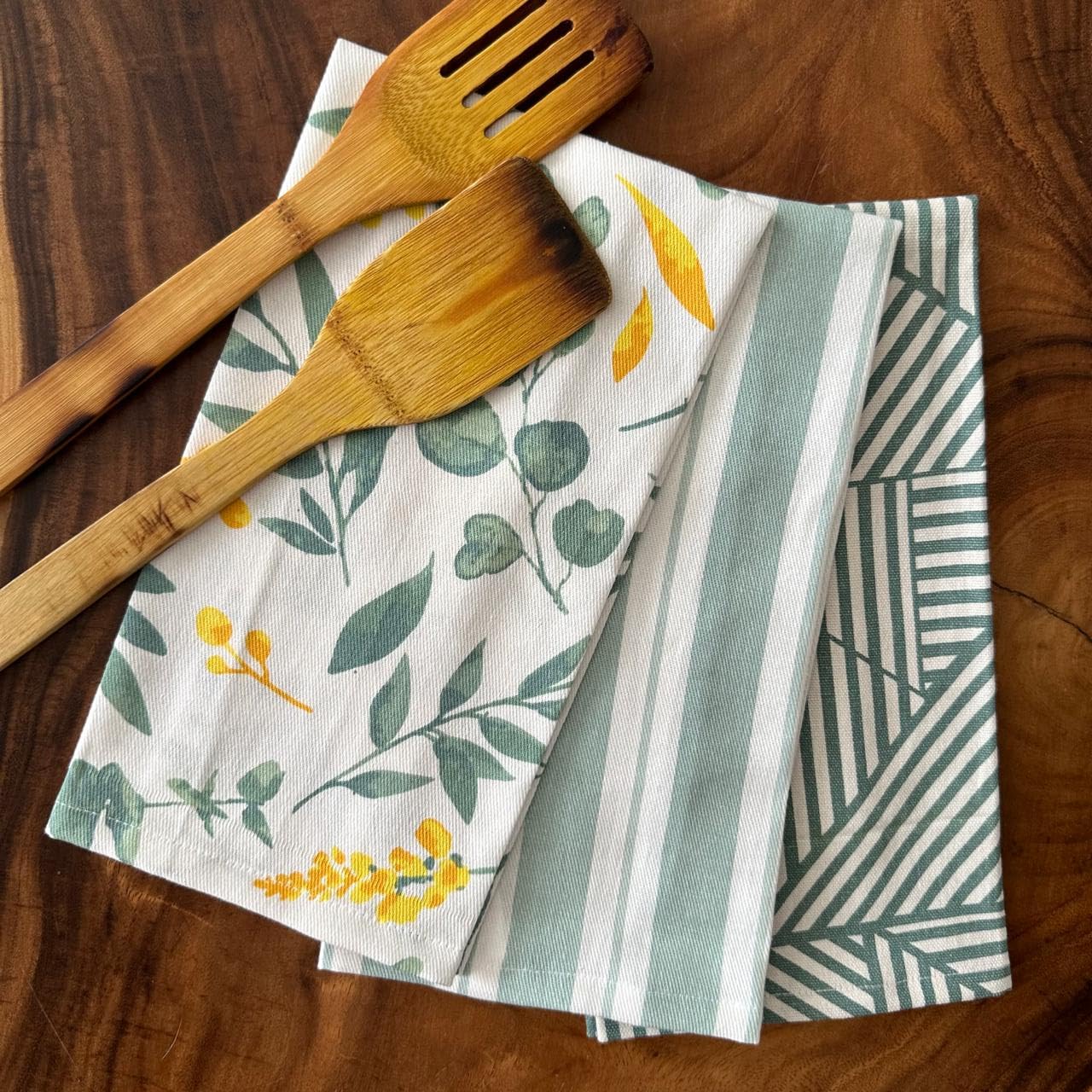 Oak & Lily 100% Cotton Kitchen Napkins Dish Towels 350 Gsm | Premium European Quality Washable, Large Size Kitchen Cloth For Roti, Cleaning, Drying | Sage Green (Set Of 3)